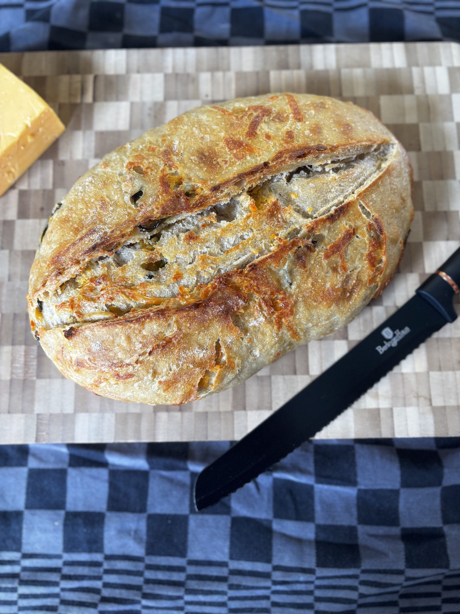 cheddar jalapeño zuurdesem
